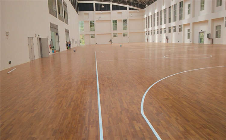楓木籃球場實木地板怎么保養?