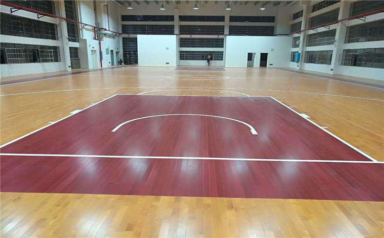 橡膠木木地板籃球館結(jié)構(gòu)